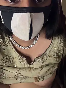 XXX chat uživo modela HeartQueen05