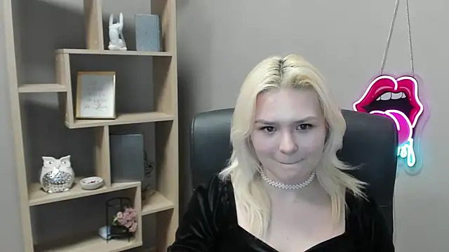 SweetLilyxo: онлайн-секс-чат