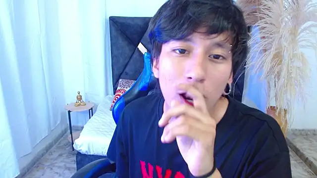 nikoo_18 – Live XXX-chat