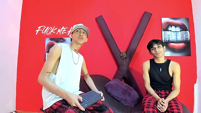 BOYS_PLAY – Live XXX-chat