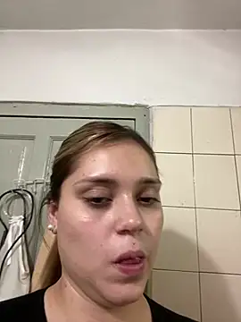 Онлайн чат XXX Larajeans-