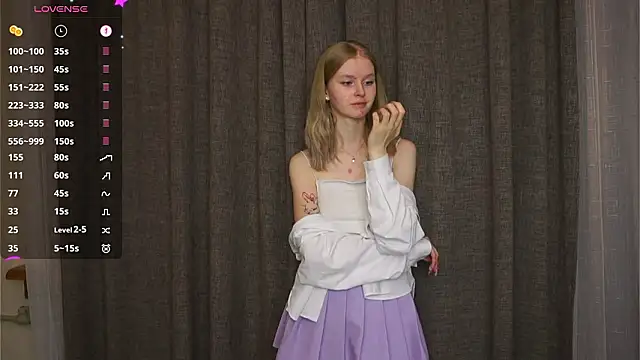 ToyaPletz Chat XXX live