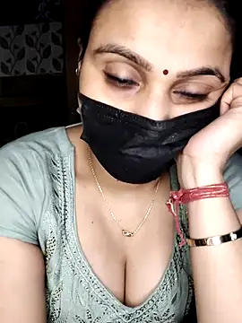 Chatroom XXX en direct de Horny_Shalu