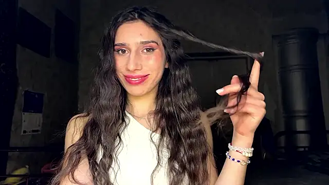 Yesmymia 라이브 XXX 채팅