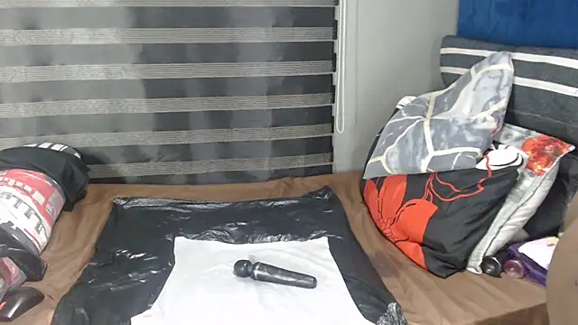 BLACK_BERRY_xXx Show in webcam