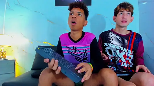 Spicy_guys Chat XXX in diretta