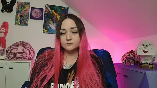 PinkHurricaneOfficial's Live XXX Chat