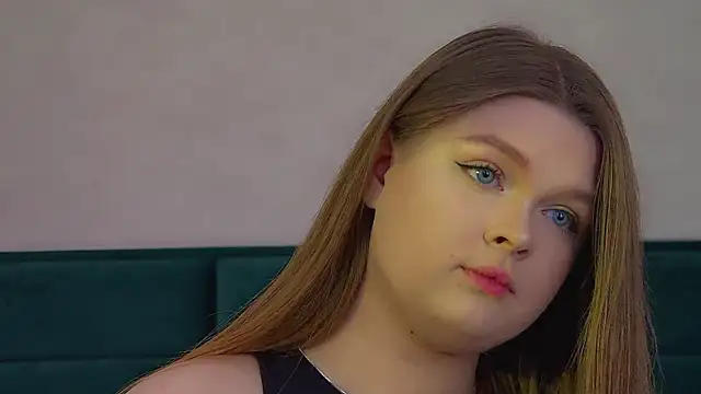 CrystalLyons live XXX chat