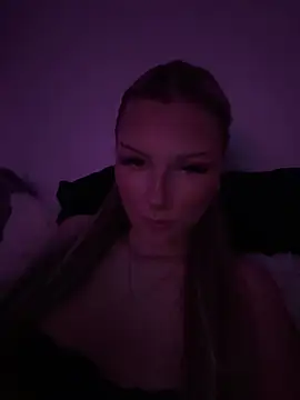 blondeeee live XXX chat