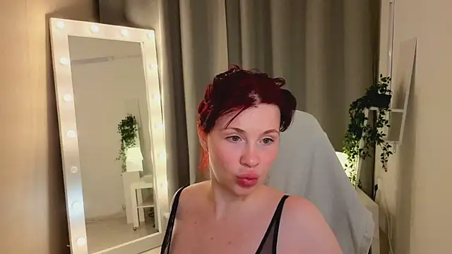 KellyMoussi Chat XXX in diretta