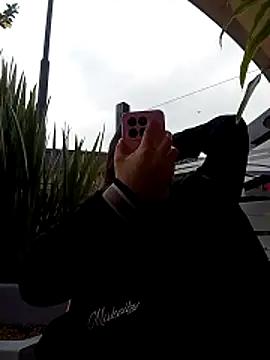 Ary- Adlı Modelin Canlı XXX Sohbeti