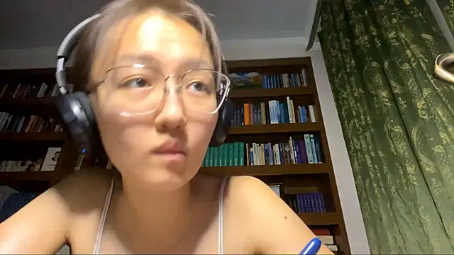 LinaClous: онлайн-секс-чат