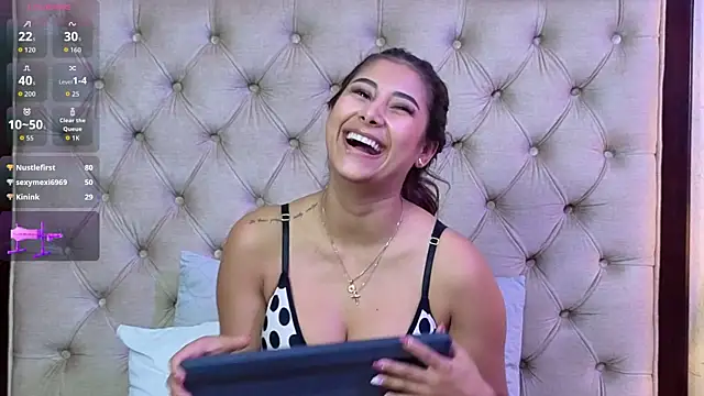 แชท XXX สดของ OnlyVix