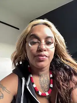 Show de lolafairytail na webcam