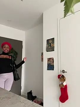 tia___fox 即時 XXX 聊天