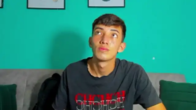 Maikol_Ortiz Adlı Modelin Canlı XXX Sohbeti