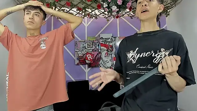 heyy_noah11 Adlı Modelin Canlı XXX Sohbeti