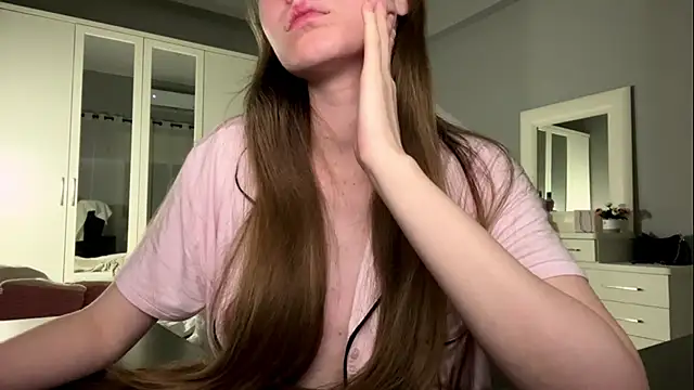 Iuckystar19のライブXXXチャット