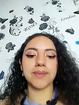 emiily_curlyのライブXXXチャット