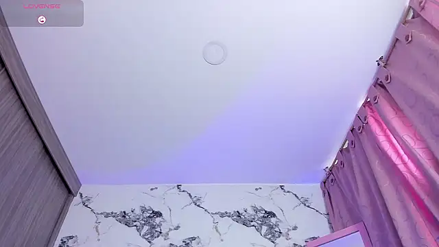 Annaross2 Adlı Modelin Canlı XXX Sohbeti