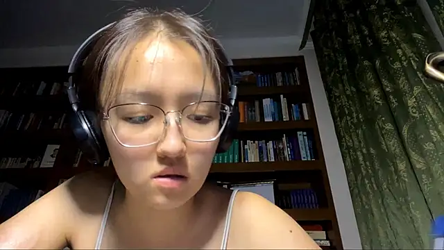 LinaClousのライブXXXチャット