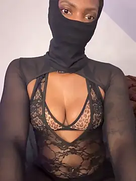 KiaraAmara's Live XXX Chat