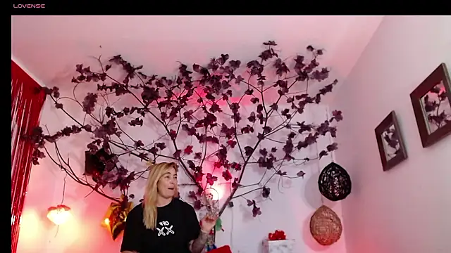 Sara_Valkyri Live XXX-chat