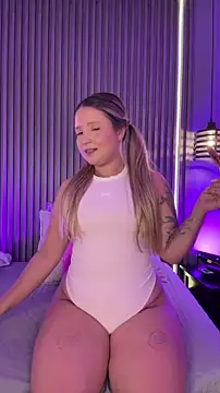 MiaPetit_ Chat XXX in diretta