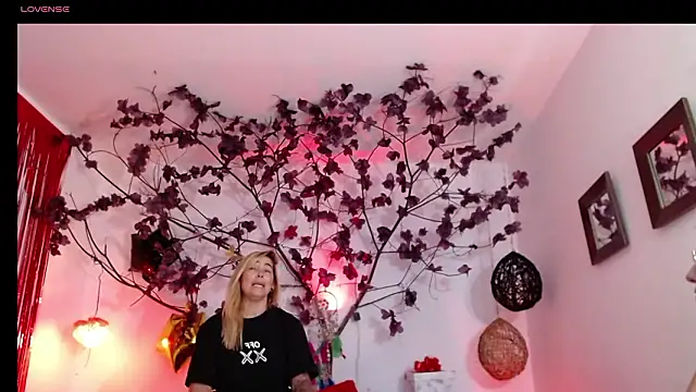 Sara_Valkyri live XXX chat