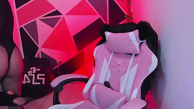 little_emma0: απευθείας συνομιλία ΧΧΧ