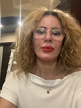 Tania201243 Webcam Show