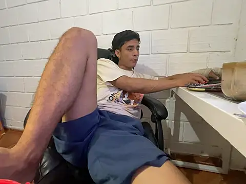 Онлайн чат XXX Max_TheHorseDick