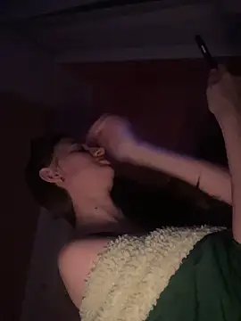 Flossy_Vettie Adlı Modelin Canlı XXX Sohbeti