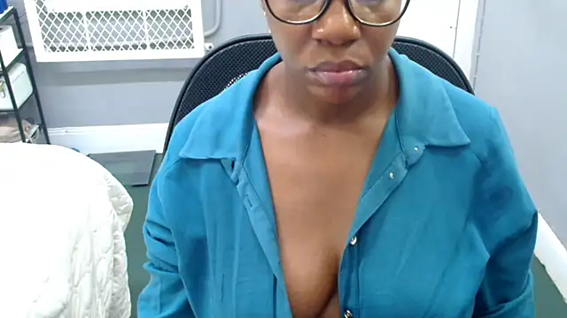 Chatroom XXX en direct de EmeraldDreams