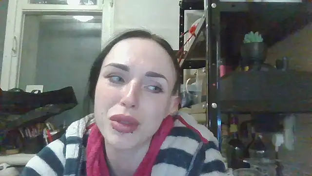 Chatroom XXX en direct de Trinsy_Love