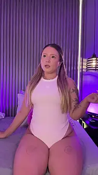 MiaPetit_'s Live XXX Chat