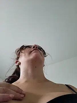 VickyHoult élő XXX-chatje