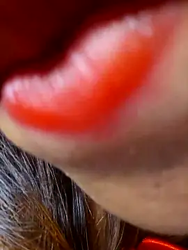 SugarNdBrowniee: онлайн-секс-чат