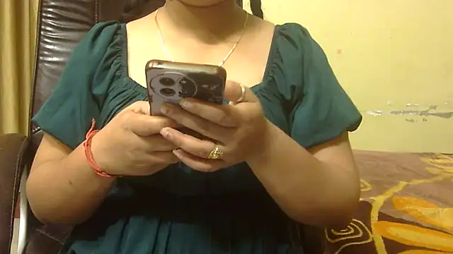 PUCHEJAAN Adlı Modelin Canlı XXX Sohbeti