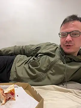 viktor1992-1-1 Chat XXX in diretta