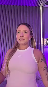 MiaPetit_: онлайн-секс-чат