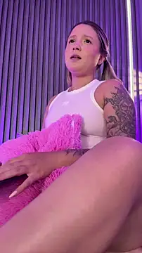 Chat +18 de MiaPetit_ ao vivo