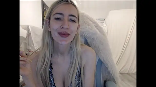 BarbieBlondieGirl: онлайн-секс-чат