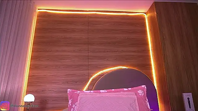 danna_berlin_ élő XXX-chatje