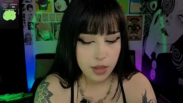 Yuhwan_ লাইভ XXX চ্যাট