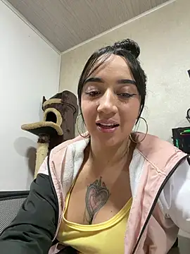 EmmyEvans1 live XXX chat