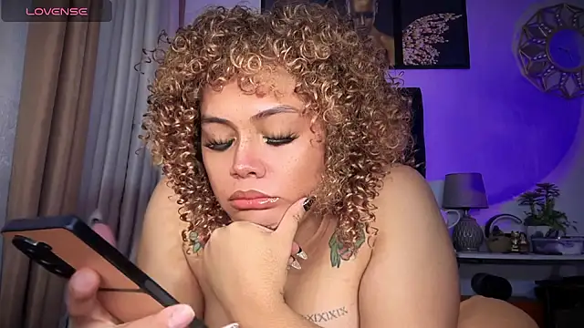 XXX chat uživo modela KhimMadness