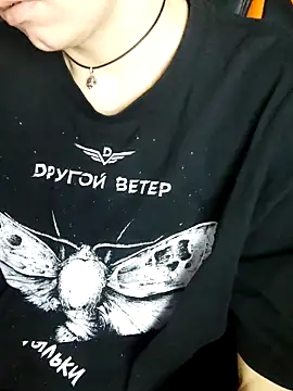 Aashikalaa Adlı Modelin Canlı XXX Sohbeti