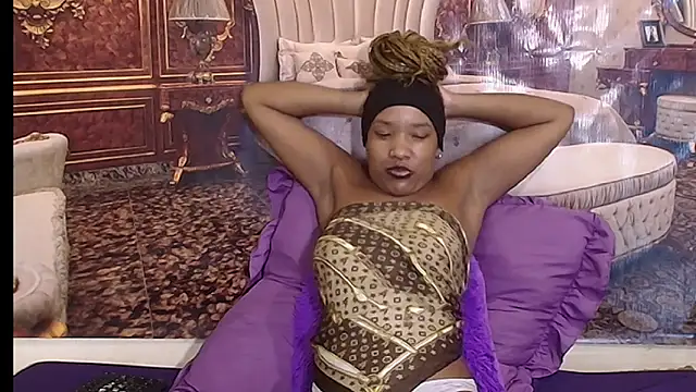 EroticSexyPrada – Naživo XXX chat