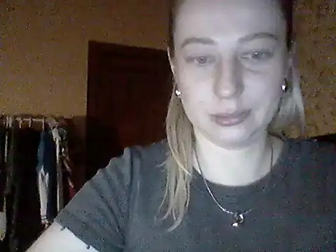 Miralisse Pertunjukan Webcam